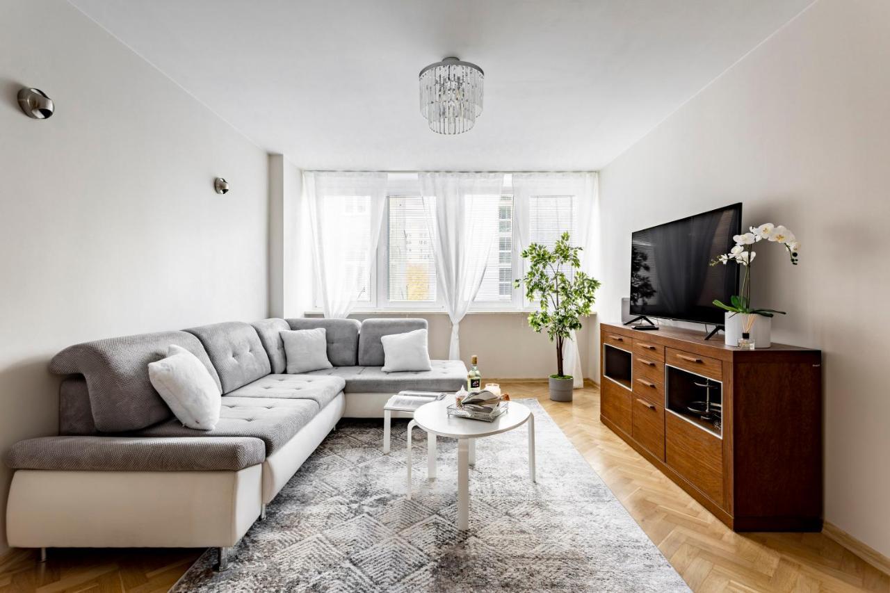 Hala Mirowska Apartments Warschau Buitenkant foto
