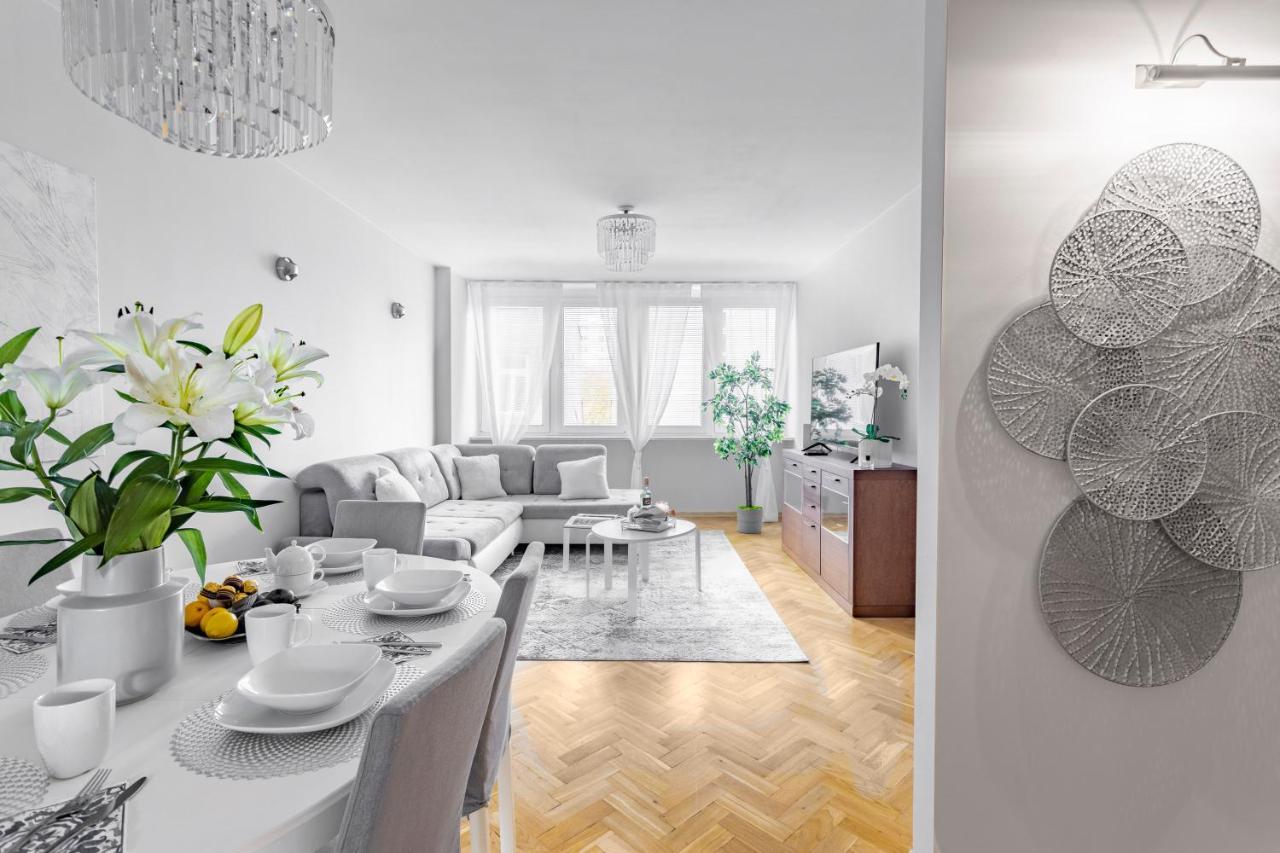 Hala Mirowska Apartments Warschau Buitenkant foto